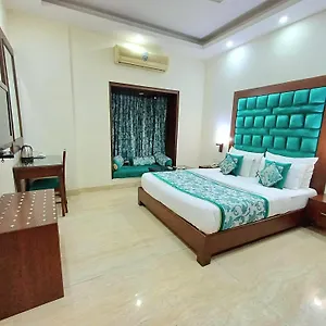Siris 18 Hotel Gurgaon
