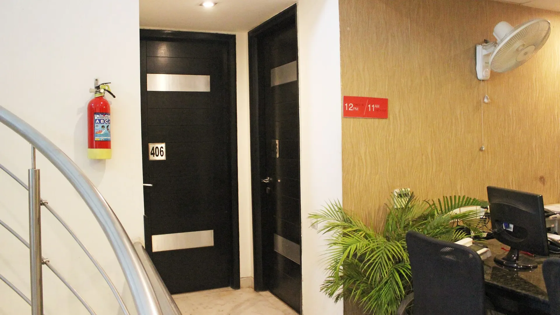 Oyo 605 Hotel Camria Gurgaon
